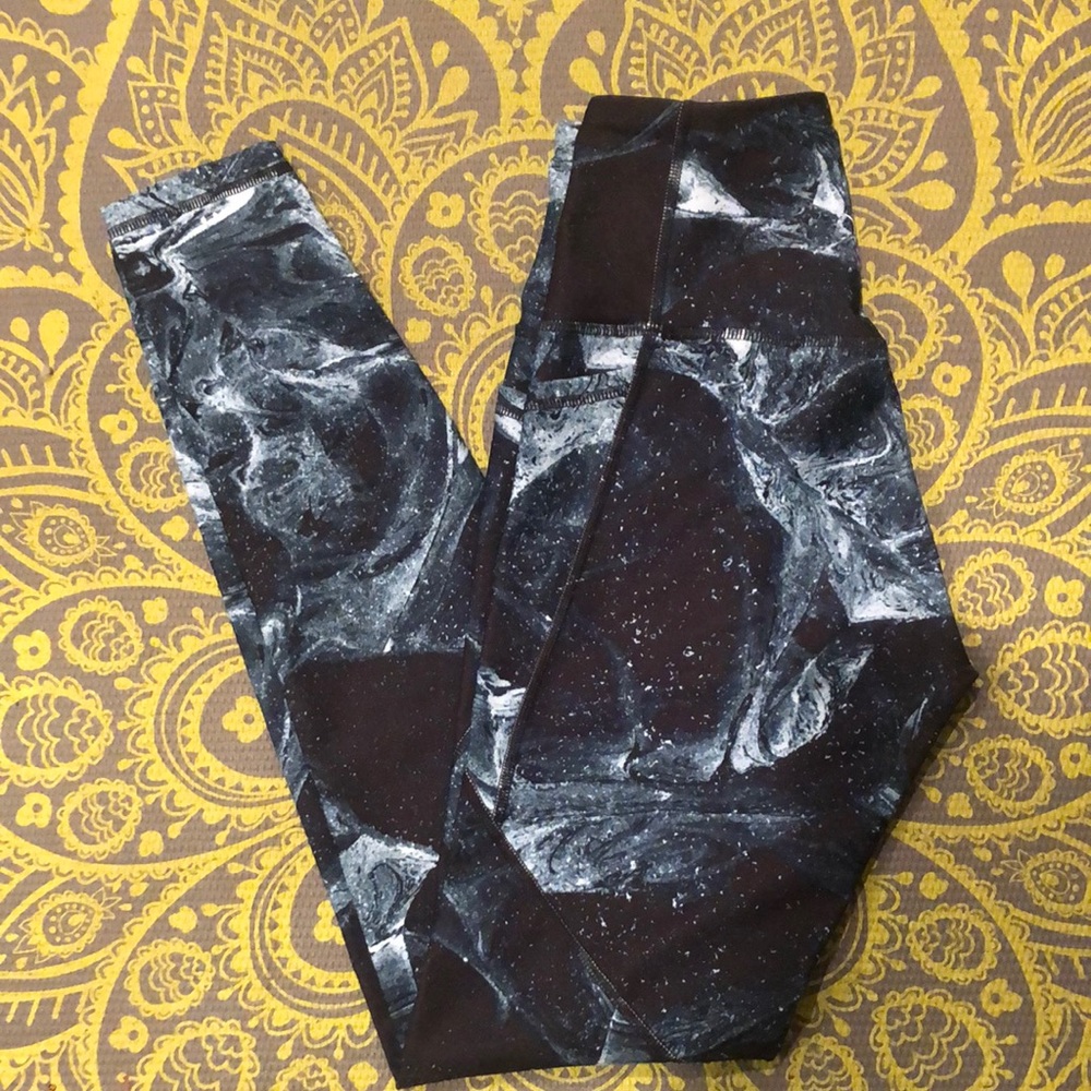 Women’s Old Navy Elevate Go Dry Leggings